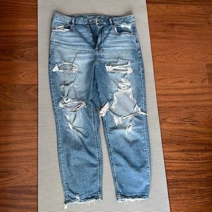 Womens 14 Reg American Eagle High Waisted Mom Jeans